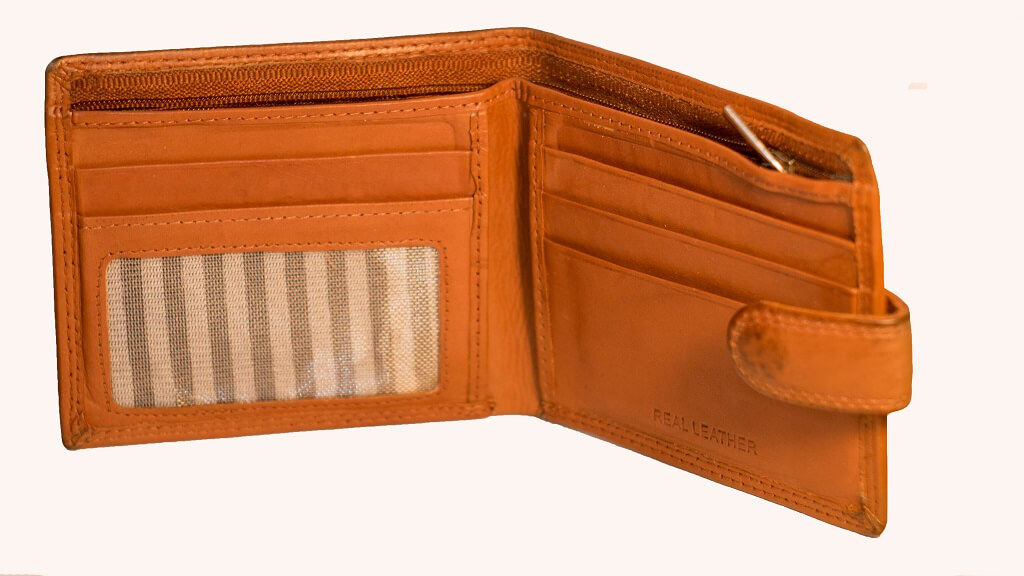 Jak wyczyścić skórzany portfel?