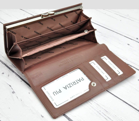 Portfel Damski Skórzany Lakierowany PATRIZIA Długi Max Z Klamrą FF-100 CAPPUCCINO RFID 18,5 x 9 x 3 [cm]