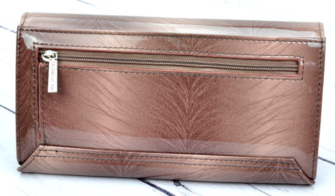 Portfel Damski Skórzany PATRIZIA Duży Lakierowany Z Suwakiem Zapinka Wewnątrz FF-102 CAPPUCCINO RFID 18,5 x 9,5 x 3,5 [cm]