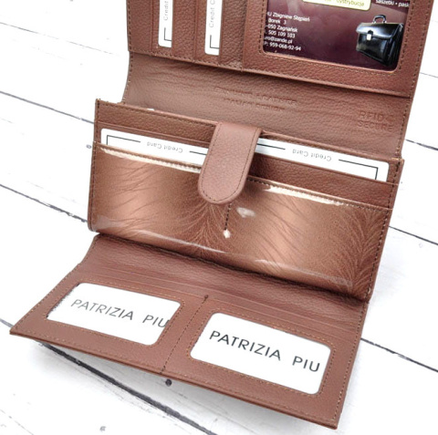 Portfel Damski Skórzany PATRIZIA Duży Lakierowany Z Suwakiem Zapinka Wewnątrz FF-102 CAPPUCCINO RFID 18,5 x 9,5 x 3,5 [cm]