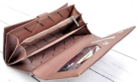 Portfel Damski Skórzany PATRIZIA Duży Lakierowany Z Suwakiem Zapinka Wewnątrz FF-102 CAPPUCCINO RFID 18,5 x 9,5 x 3,5 [cm]