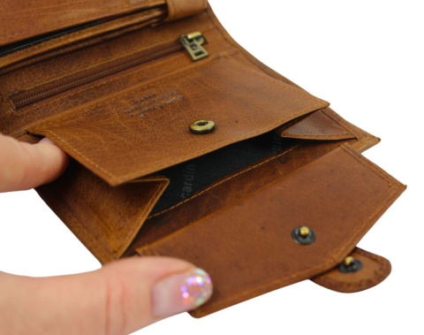 Portfel Męski Skórzany PIERRE CARDIN Skóra Licowa Duży Pionowy Z Zapięciem MATOWY 326A RFID KONIAKOWY 13 x 10 x 3 [cm]