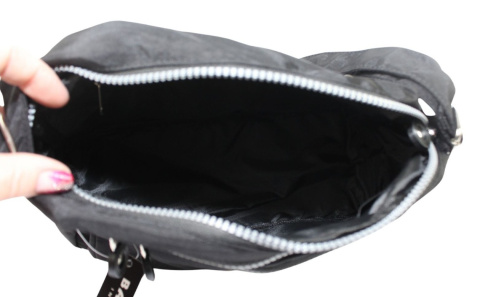 Stylowa Lekka Materiałowa Torba Kresz Wodoodporna Pozioma Średnia Na Ramię Bag Street NR 2245 CZARNY 28 x 19 x 12 [cm]