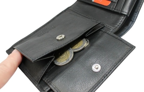 Portfel Męski Skórzany PIERRE CARDIN Skóra Licowa Duży Poziomy Bez Zapięcia CZARNY Z Niebieskim Paskiem 8806