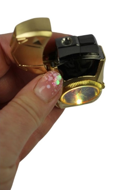 Praktyczna Elegancka Zapalniczka Żarowa Samochodzik Z Ekskluzywnym Zegarkiem CZARNA QL-268 20196