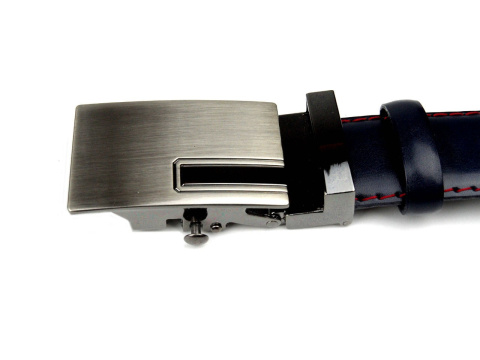 niebieski z czerwoną nitką