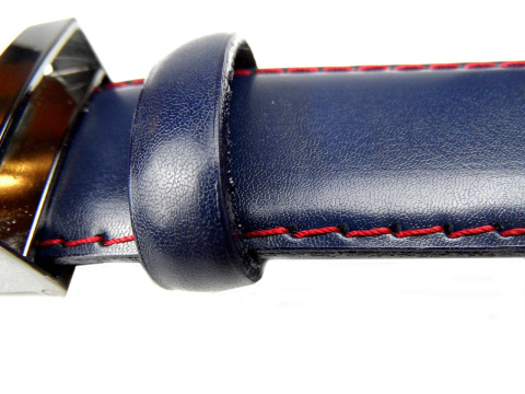 niebieski z czerwoną nitką