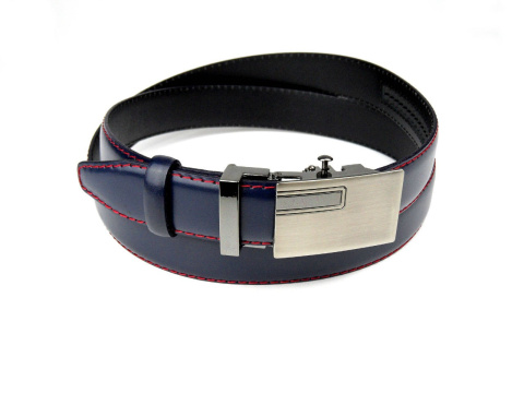 niebieski z czerwoną nitką