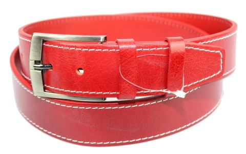 Czerwony z białą nitką