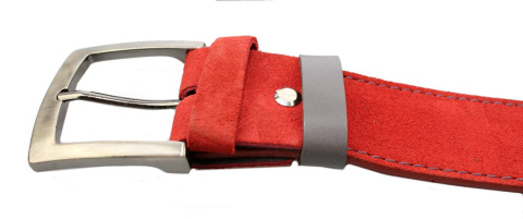 Czerwony z Szarą nitką