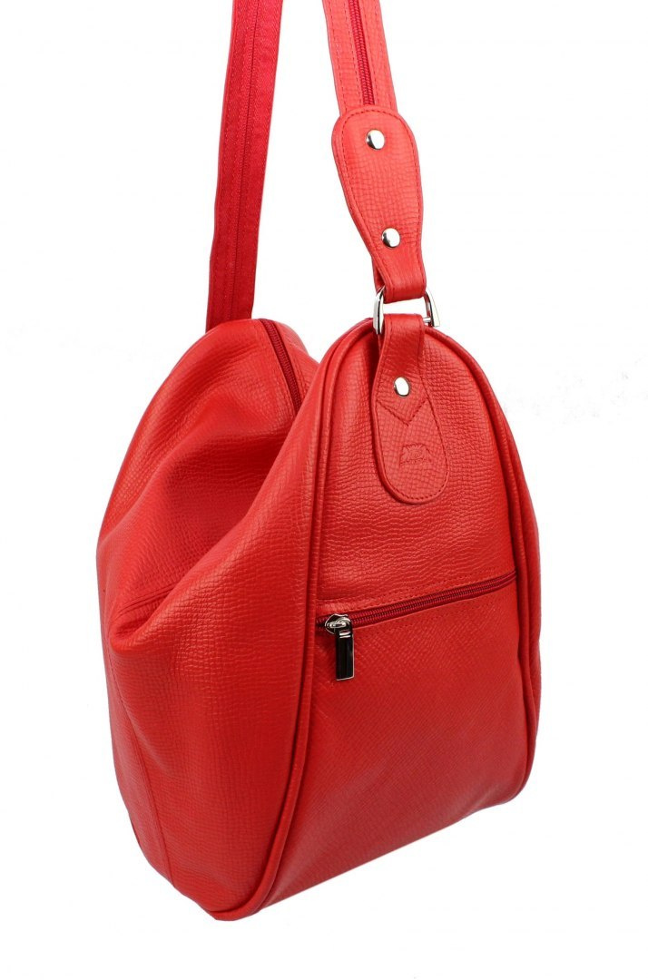 czerwona torebka plecak
