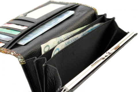 Portfel Damski PolskaGalanteria Długi Z Klamrą Skóra Naturalna Cielęca Czarny Z Grafiką KP D1602